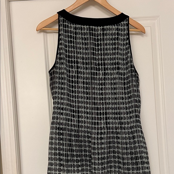 Ricki's Grey Green Sheer overlay  Geometric Tunic Top - Picture 4 of 4